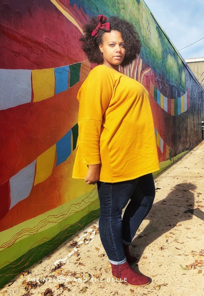 As the temperatures drop, I'm always on the lookout for stylish clothing that's warm and breast feeding friendly. The Cassidy Sweater is just that. 