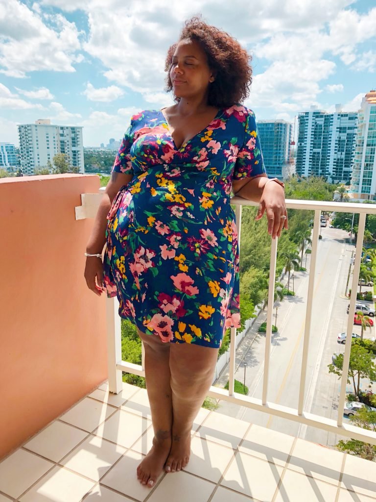 In search of the perfect woven wrap dress? Look no further than the Sunflower Dress from Petite Stitchery. When I tell you this is an amazing dress, I mean it. Talk about perfection!