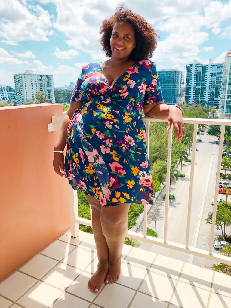In search of the perfect woven wrap dress? Look no further than the Sunflower Dress from Petite Stitchery. When I tell you this is an amazing dress, I mean it. Talk about perfection!