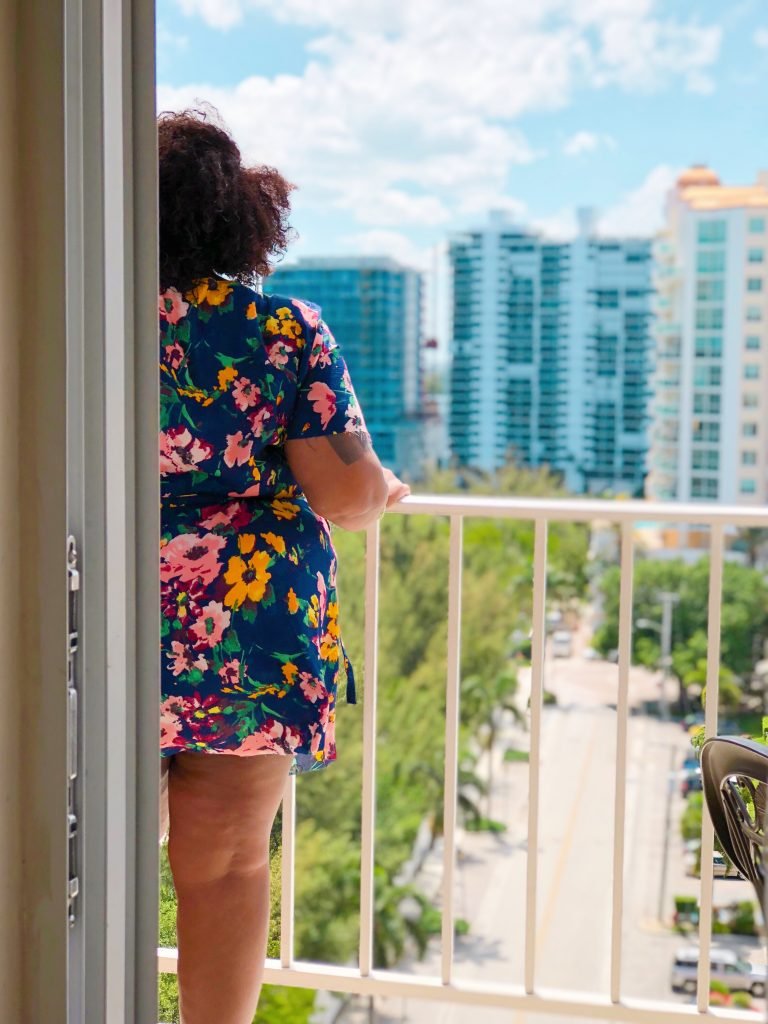 In search of the perfect woven wrap dress? Look no further than the Sunflower Dress from Petite Stitchery. When I tell you this is an amazing dress, I mean it. Talk about perfection!