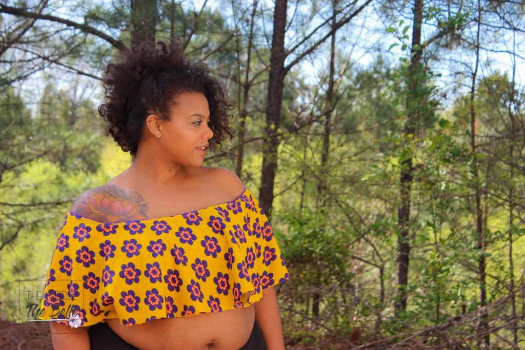 Guys. I'm a curvy girl rocking a crop top and it won't stop! The Be The Leader top from Ellie & Mac is such a must-have for every girls wardrobe!!!