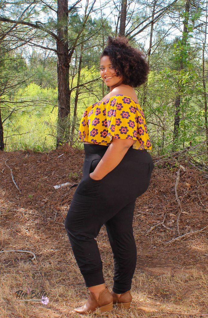 Guys. I'm a curvy girl rocking a crop top and it won't stop! The Be The Leader top from Ellie & Mac is such a must-have for every girls wardrobe!!!
